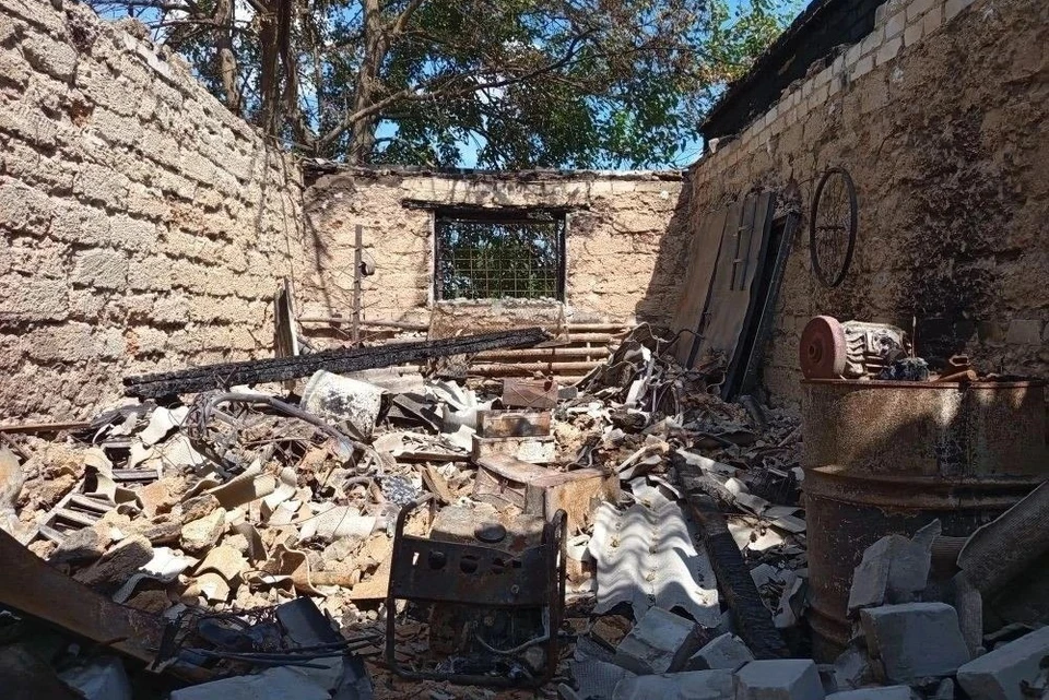 Удар ВСУ разрушил здание сельсовета в Чулаковке. ФОТО: Владимир Сальдо.