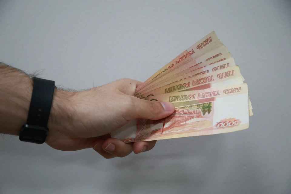 В июне россияне взяли 3,52 млн кредитов — на 7,2% меньше, чем в мае
