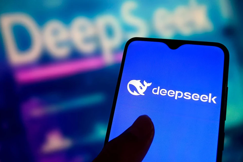 Диалоги россиян с китайской нейросетью DeepSeek массово утекли в Google из-за технической ошибки. Фото: Cfoto/Keystone Press Agency/Global Look Press