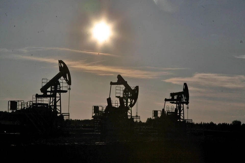 Стоимость нефти Brent превысила $100 впервые с 26 мая