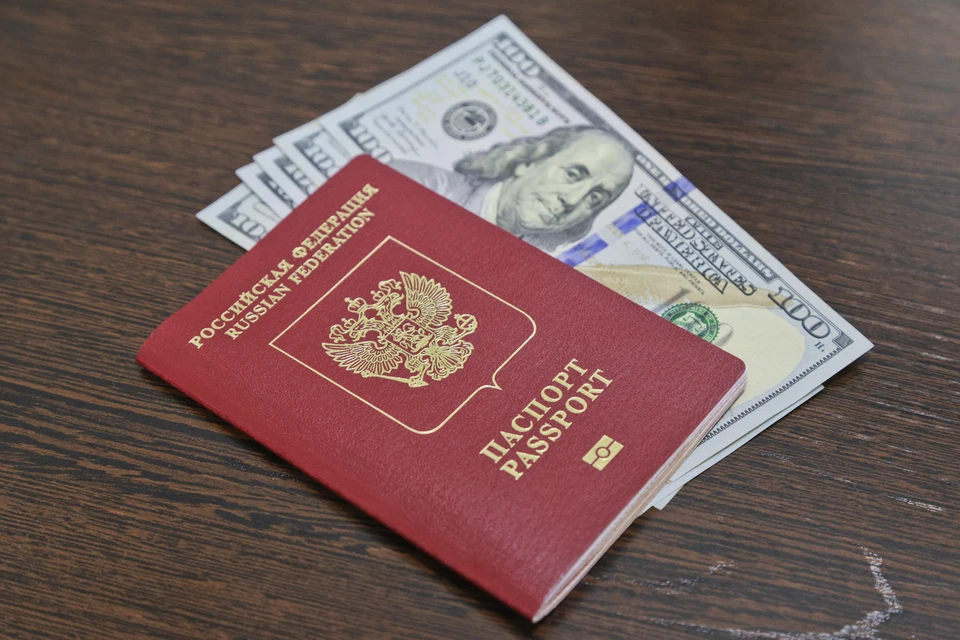 В загранпаспортах россиян отменят графы «Личный код» и «Учетная запись»
