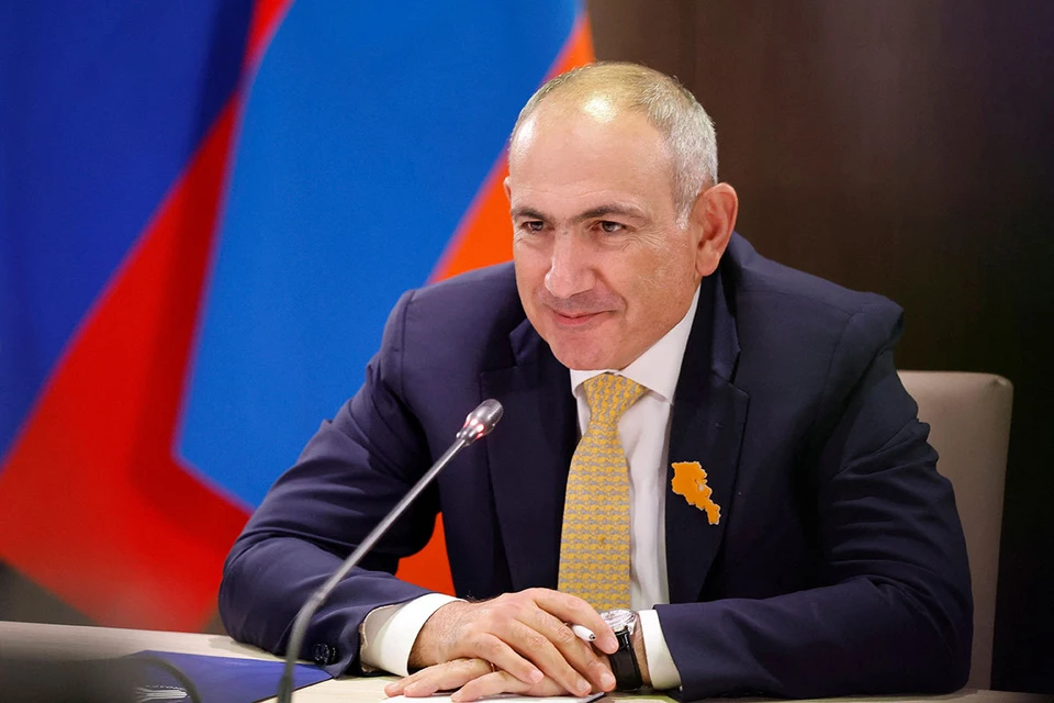 Премьер-министр Армении Никол Пашинян сам подал в отставку и отправил в нее весь состав своего правительства.