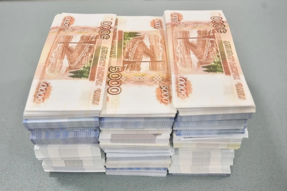 Пенсионерка отдала курьерам мошенников почти 10 миллионов рублей в Приморье