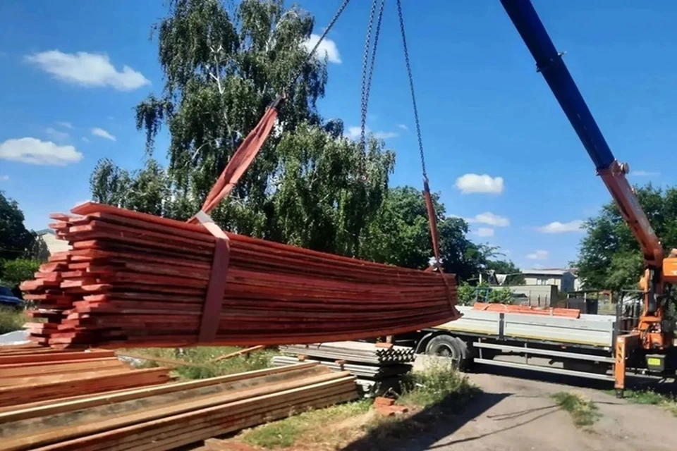 Свердловская область продолжает капремонт дома в Тельманово. Фото: Наталья Великодная