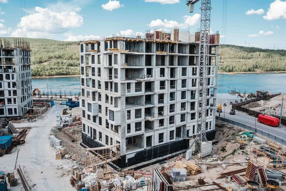 В Мурманской области начали устанавливать окна в новом жилом квартале. Фото: пресс-служба группы «Самолет».