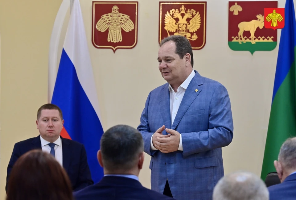 Ростислав Гольдштейн взял под личный контроль проблемы отдалённых сёл Троицко-Печорского района. Фото: rkomi.ru.