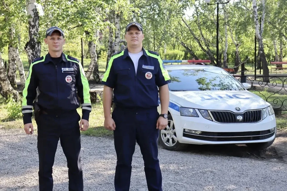 В Черемхово инспекторы ДПС спасли водителя во время оформления ДТП