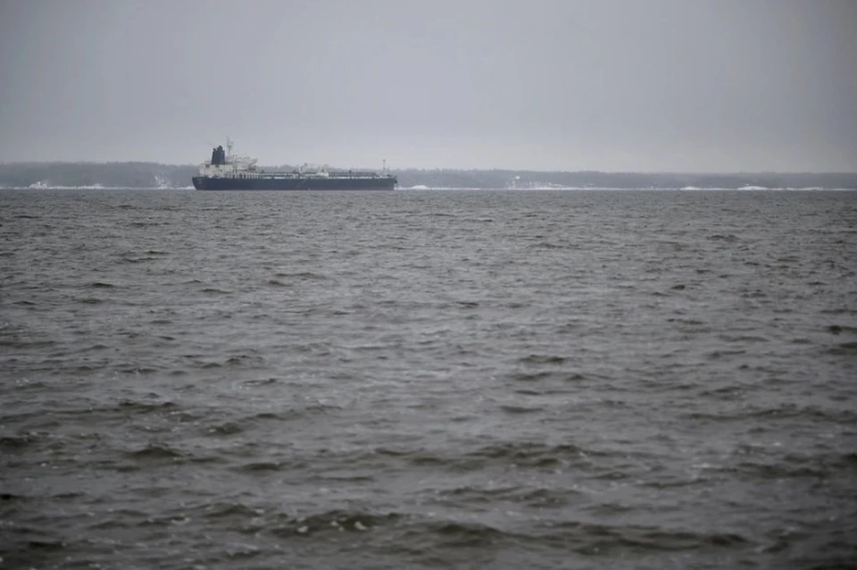 CNN: военные США тайно сопровождают нефтяные танкеры через Ормузский пролив