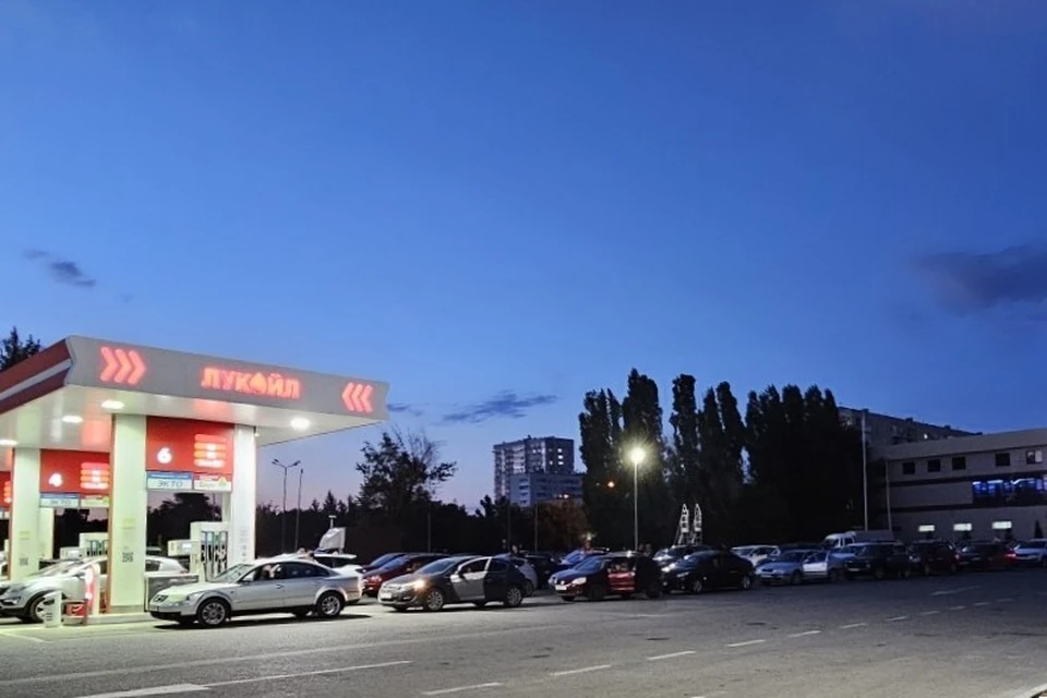 Там, где есть бензин, есть и очередь