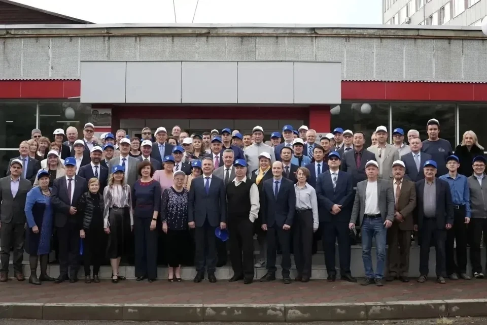 Благодарность президента за многолетнюю работу объявлена коллективу Института динамики систем и теории управления имени Матросова СО РАН. Фото: канал МАХ губернатора Игоря Кобзева.