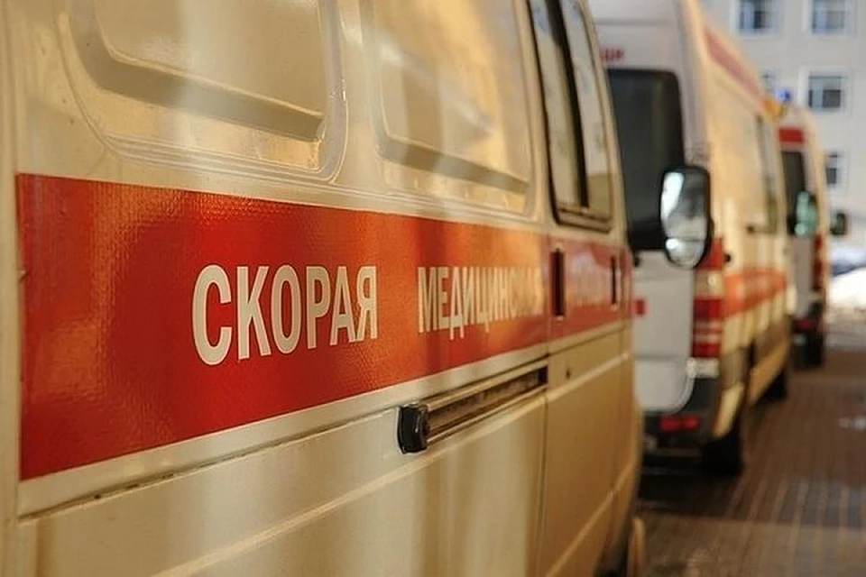11-месячная девочка чуть не погибла, проглотив наклейку от игрушки в Приморье