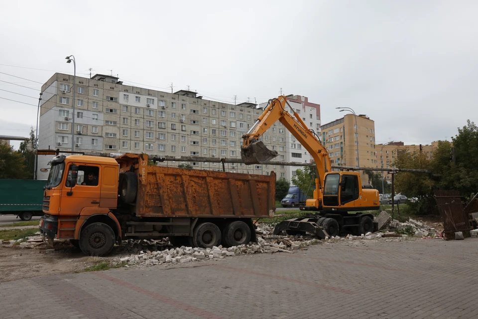 Площадку для строительства новой станции метро расчищают в Сормовском районе.