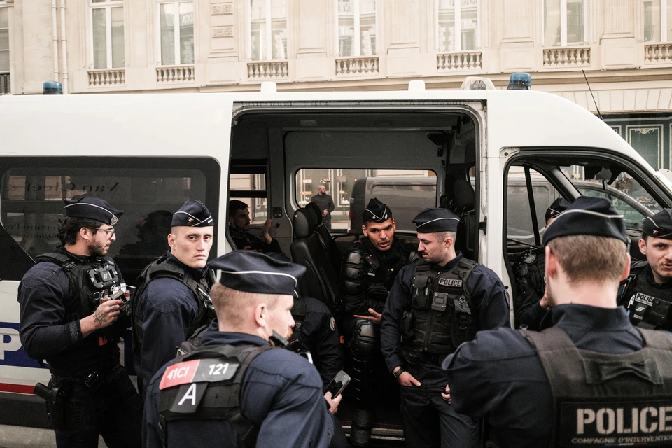 Во Франции мужчина убил детей и тёщу, чтобы отомстить жене. На фото: полиция Франции.
