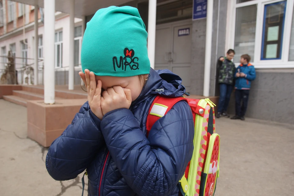 В Вятских Полянах устанавливают обстоятельства конфликта со школьницей.