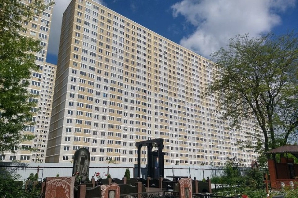 В Краснодаре построили огромный ЖК с видом на кладбище