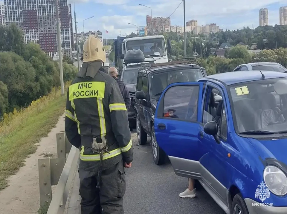 Три пожара за сутки: в Узловой горела квартира, в Алексине - заброшенное строение, в Суворове - мусорные контейнеры