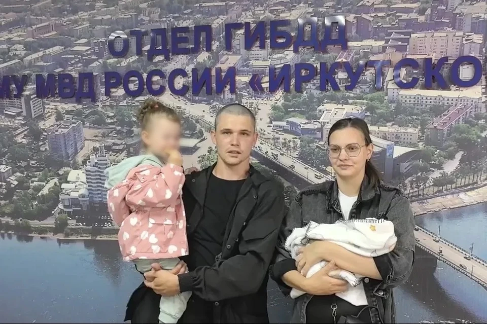 После выписки семья поблагодарила полицейских.