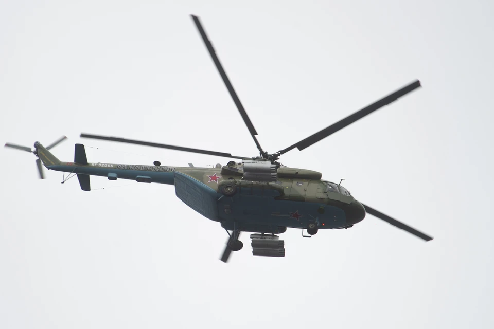 Вертолёт МИ-8 совершил жёсткую посадку в Эвенкии, два человека пострадали.