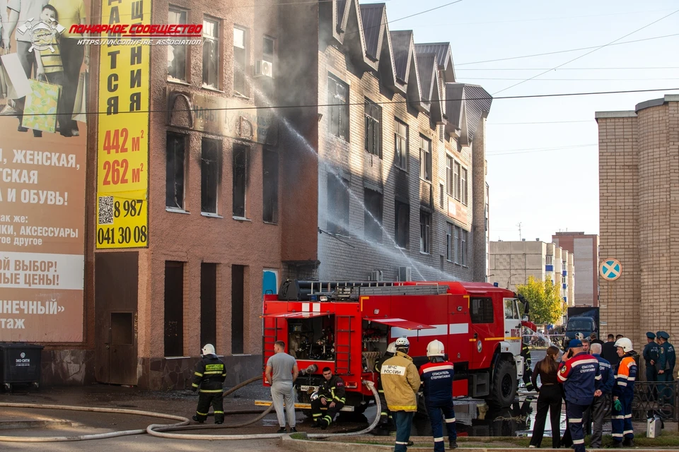 Пожарные тушили огонь почти 4 часа. Фото: Фото: vk.ru/fire_association