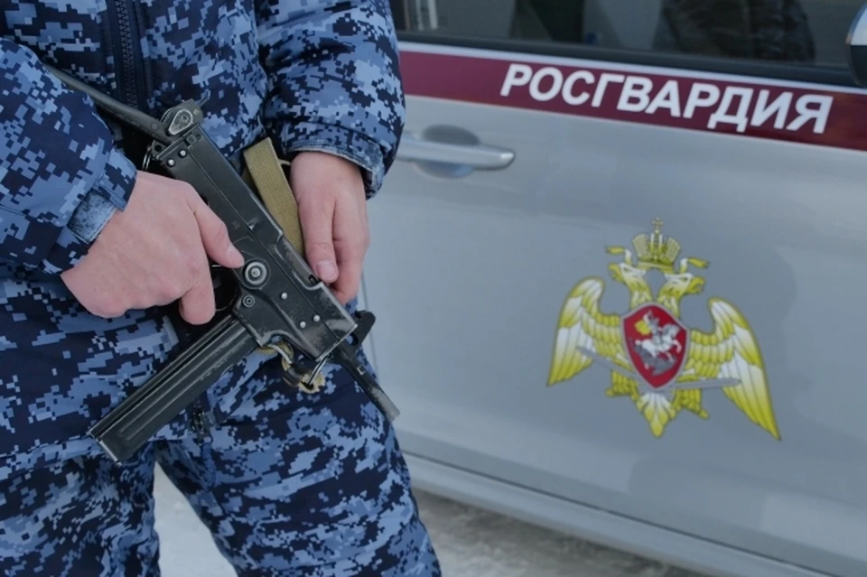 В Уссурийске росгвардейцы задержали буянившую в магазине женщину