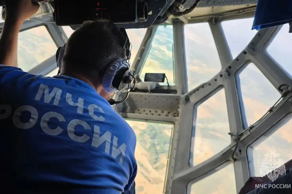 За месяц Ил-76 МЧС РФ выполнил 65 вылетов и сбросил 2 730 тонн воды на очаги пожаров. Фото: МЧС