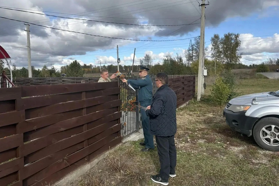 Во время обходов жителям напомнили о необходимости соблюдать правила пожарной безопасности при использовании печного и газового отопления