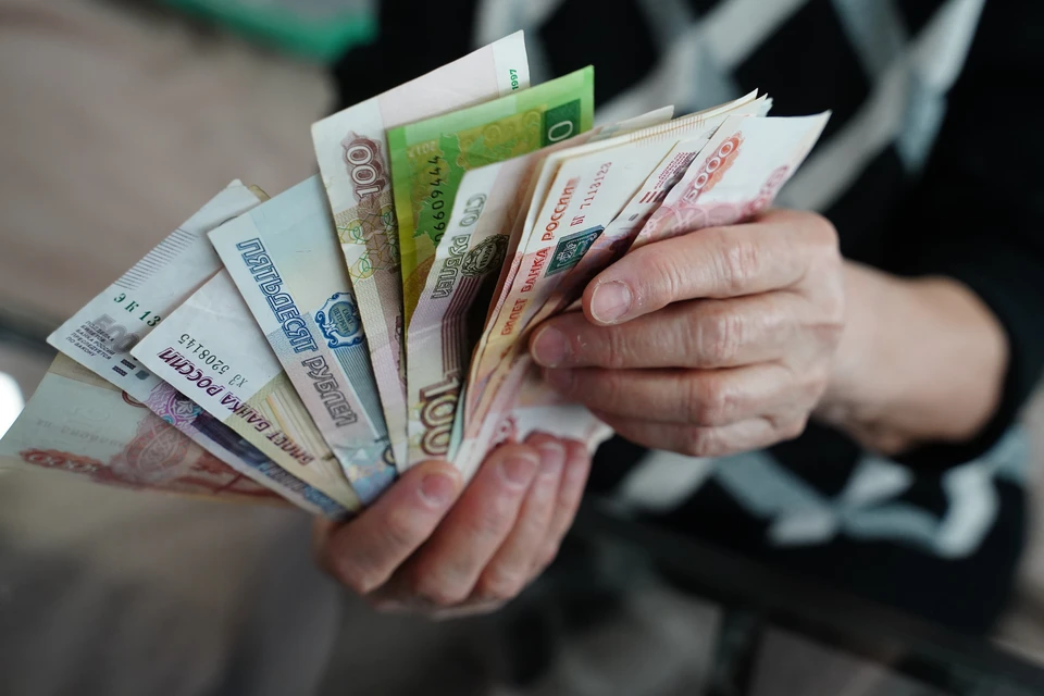 Преступники предлагают заполнить анкету, оформить подписку, отправить сообщение, запустить приложение
