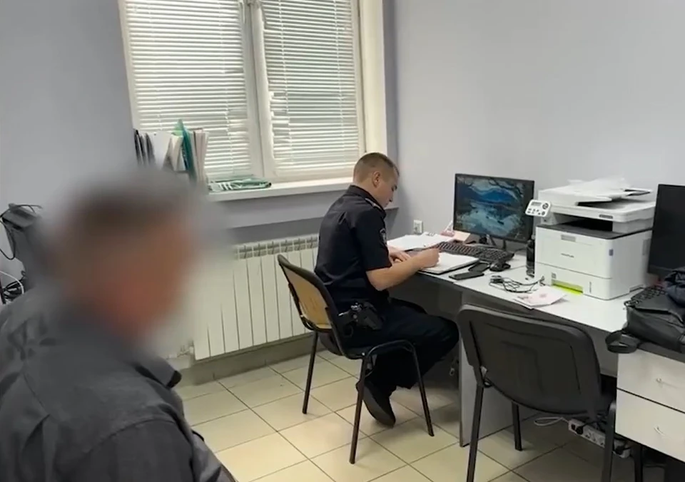 В качестве наказания за попытку обмана системы мужчина лишился права подавать заявление на пересдачу теории в течение целых 12 месяцев.