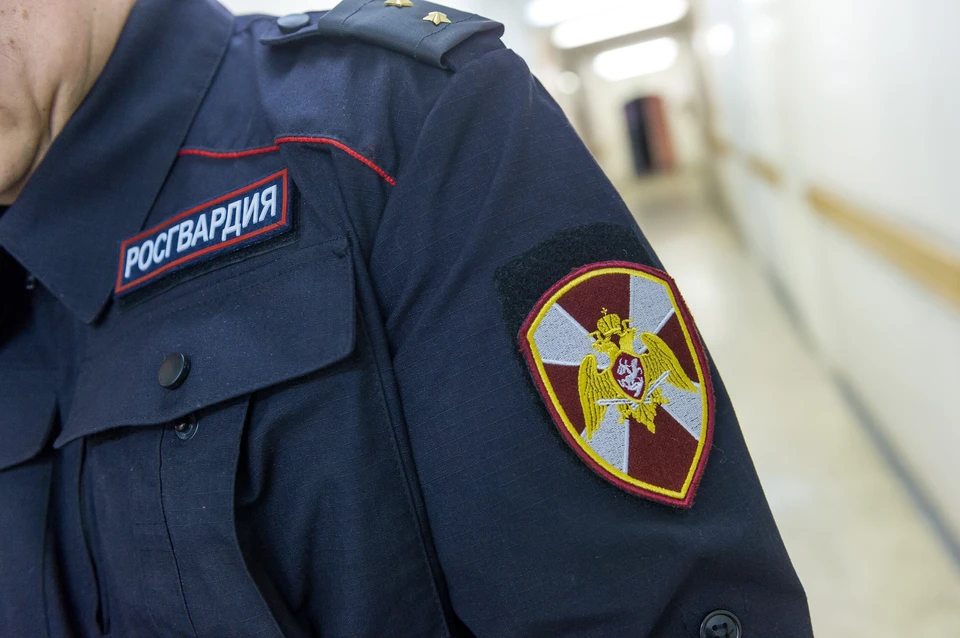 Росгвардейцы задержали посетителя после конфликта в развлекательном центре.