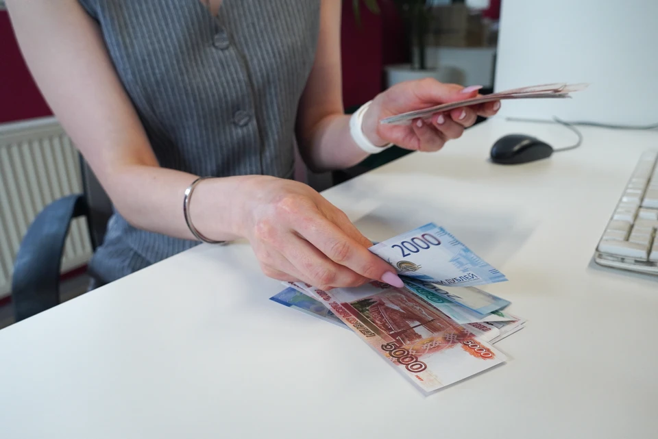 По итогам первого полугодия средняя заработная плата в столице Татарстана достигла 101,6 тысячи рублей.