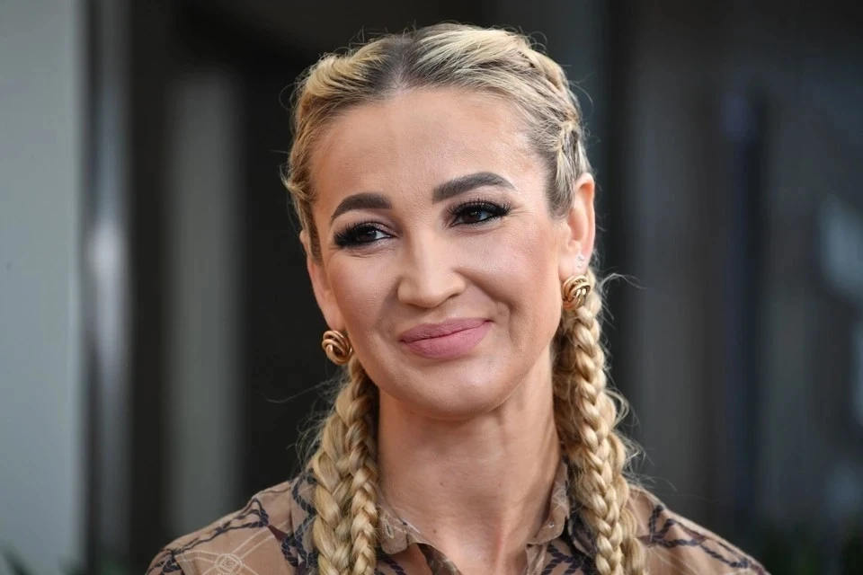 «Свыклась с этим уродством»: Ольга Бузова рассказала о тяжелых последствиях травмы колена