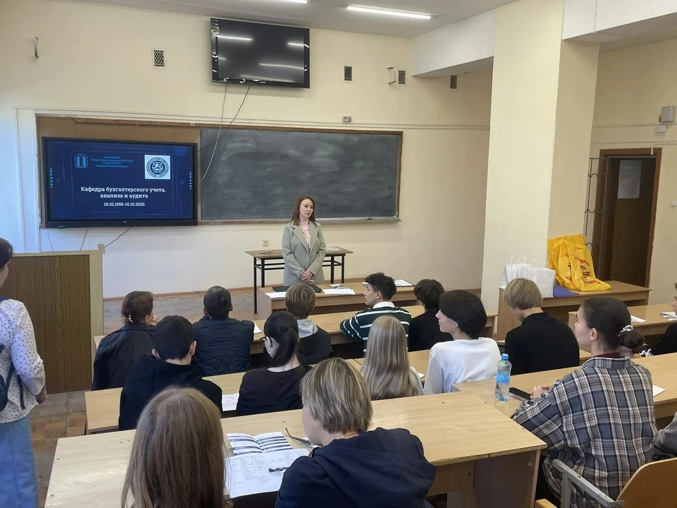Вступительное слово заведующей кафедры бухгалтерского учёта,анализа и аудита,доктора экономических наук,профессора Каджаметовой Т.Н. Фото: пресс-служба КИПУ