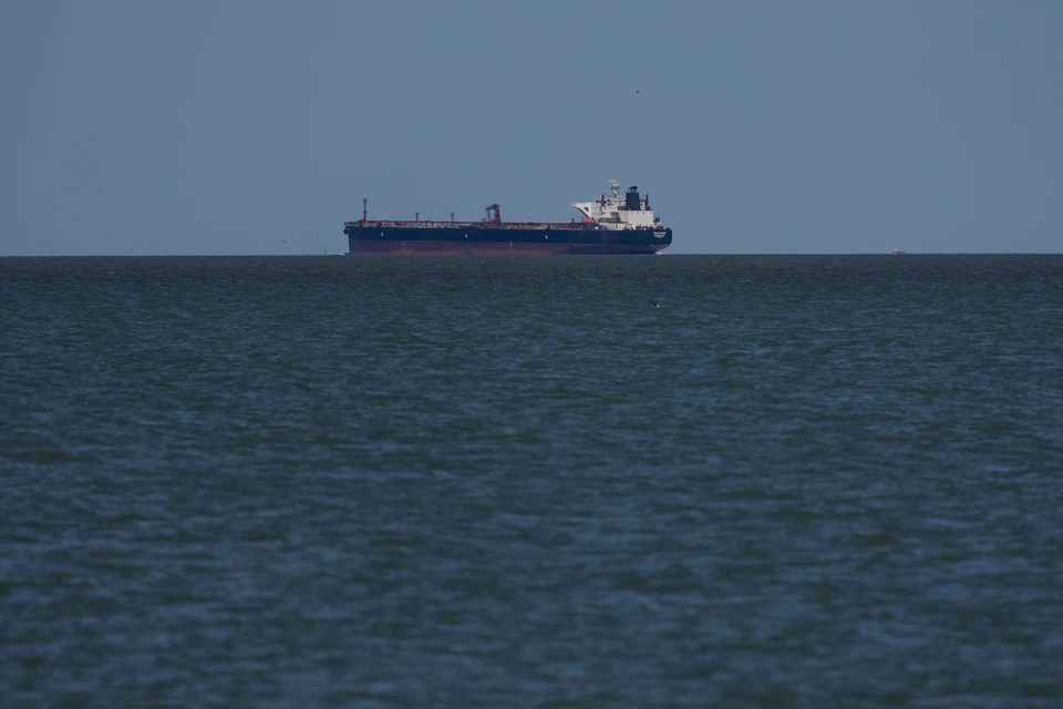 ВМС Ирана сообщили о пожаре на танкере в Ормузском проливе