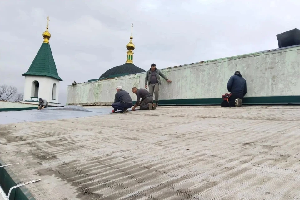 В селе Грабово отремонтировали кровлю местного Дома культуры. Фото: Администрация Шахтерского округа