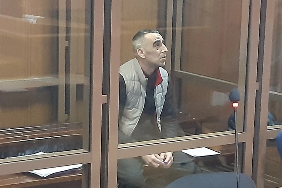 Защита подсудимого явно хочет вывести дело так, что он якобы не осознавал того, что делал.