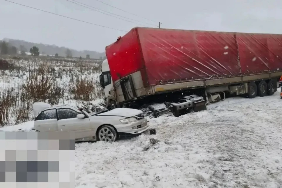 Авария под Ачинском унесла жизни двух молодых парней. Фото: ГАИ