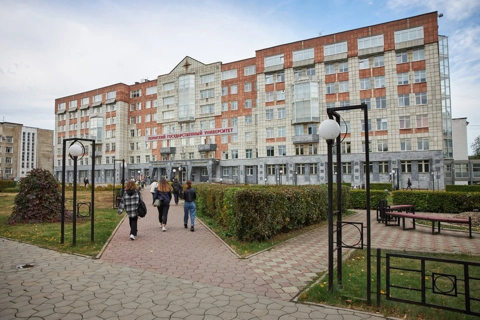 Утренние и дневные занятия в университетах Перми отменили.