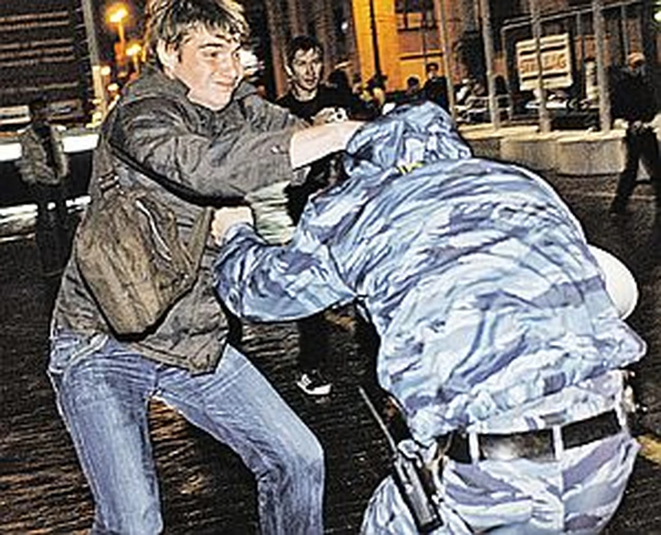 В день матча бузили в основном наши фаны.