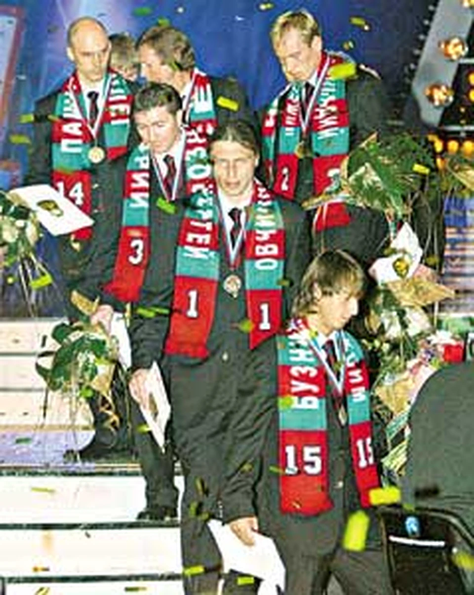 Игроки «Локо» готовы вновь взойти на пьедестал. Фото 2002 года.