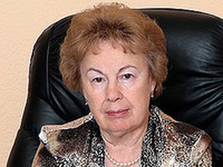 «Умер отчим, завещания нет - как распределяется наследство?»
