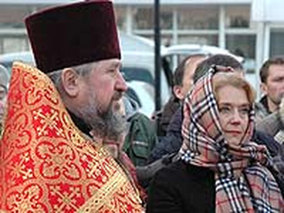 Ирина Алферова посоветовала влюбленным фотографироваться возле нового монумента.