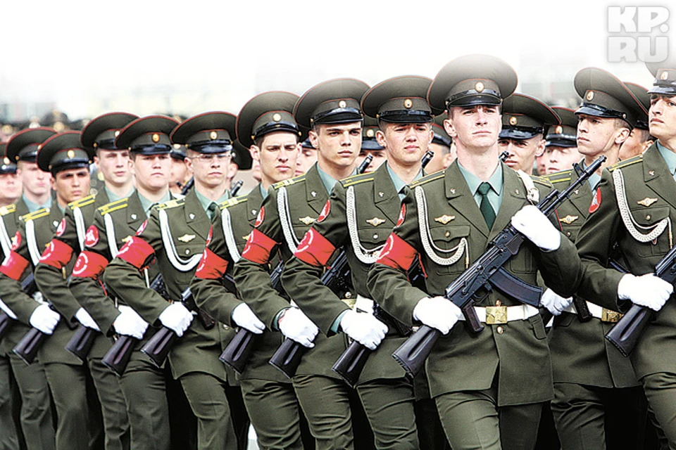 Ради парада город загнали в пробку