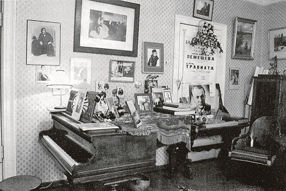 Так при жизни Сергея Яковлевича выглядел его кабинет в квартире на Тверской.