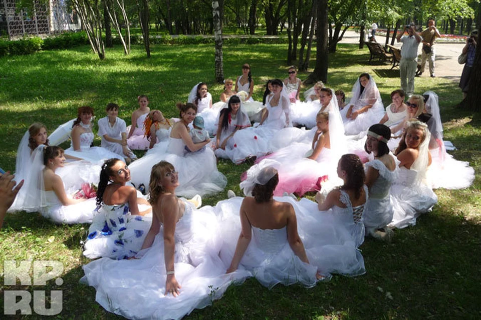 В Новокузнецке прошел парад невест