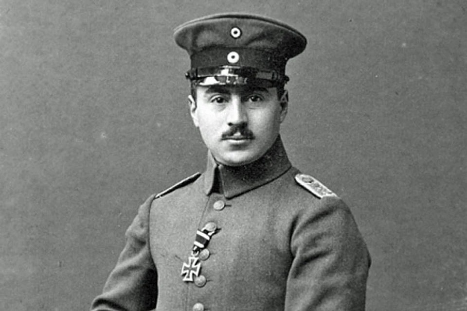 Эрнст Мориц Гесс, еврей по национальности, командовавший подразделением, в котором служил будущий фюрер во Фландрии осенью 1914 года, спасся благодаря вмешательству Гитлера.