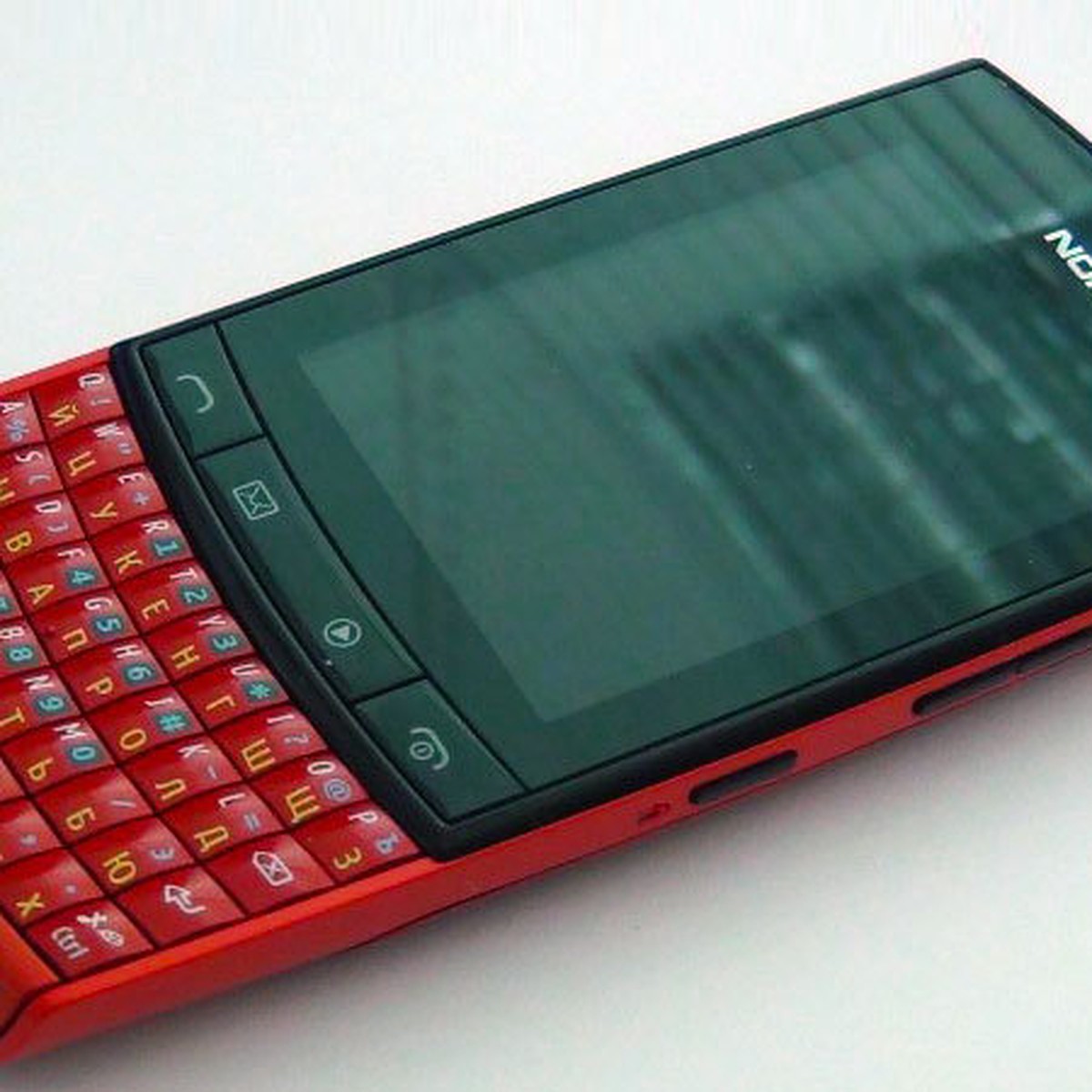 Nokia ASHA 303 - единство сенсора и клавиш - KP.RU