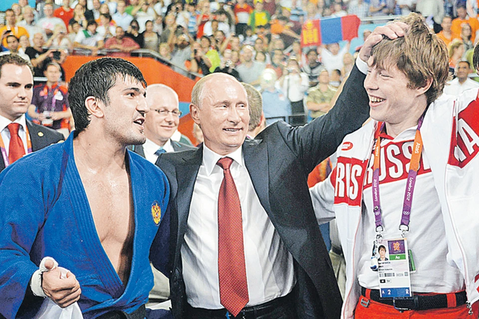 Владимир Путин поздравил наших дзюдоистов - чемпиона Олимпиады Тагира Хайбулаева и  призера Ивана Нифонтова (на фото - справа), который выиграл «бронзу» накануне.
