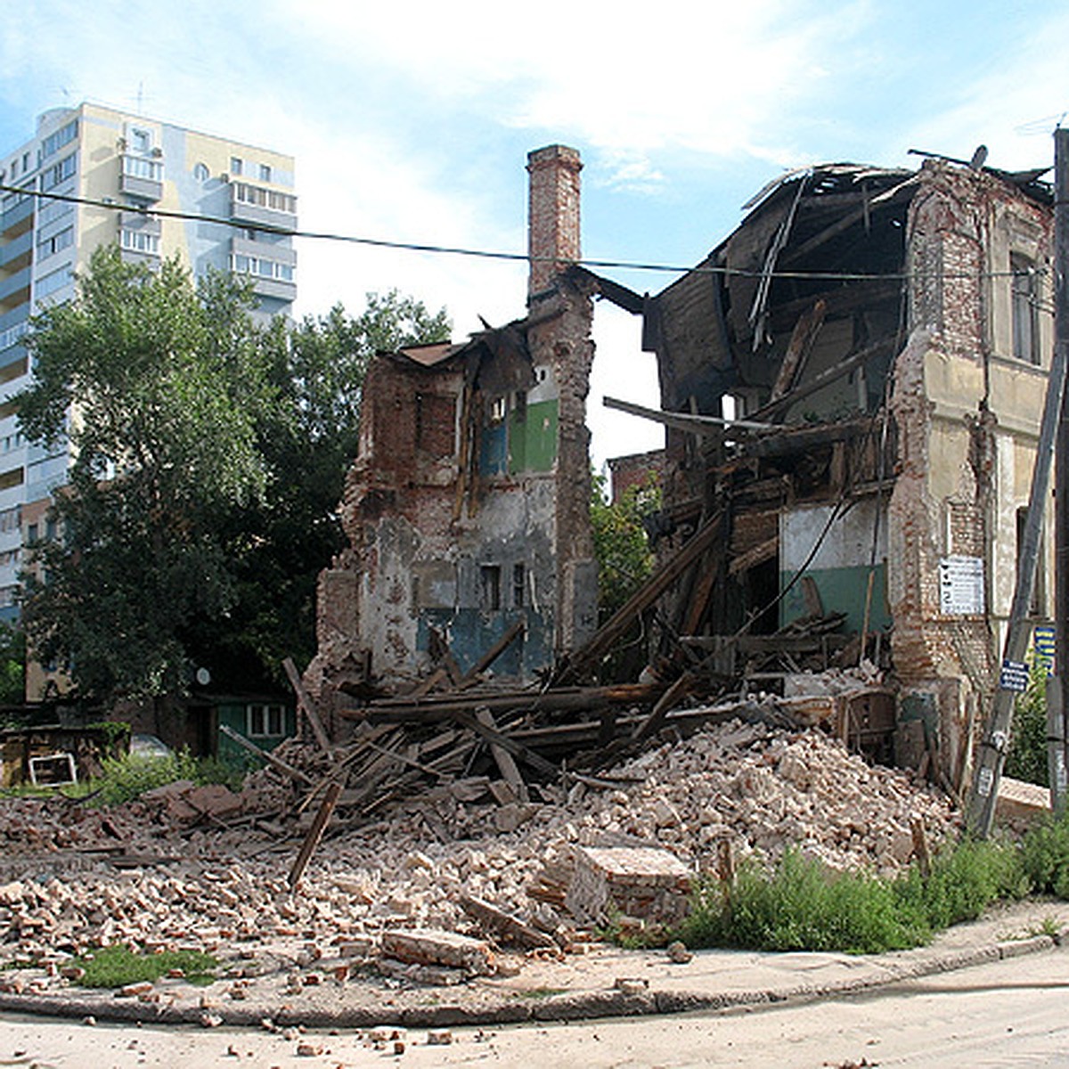 В Самаре рухнул трехэтажный дом - KP.RU