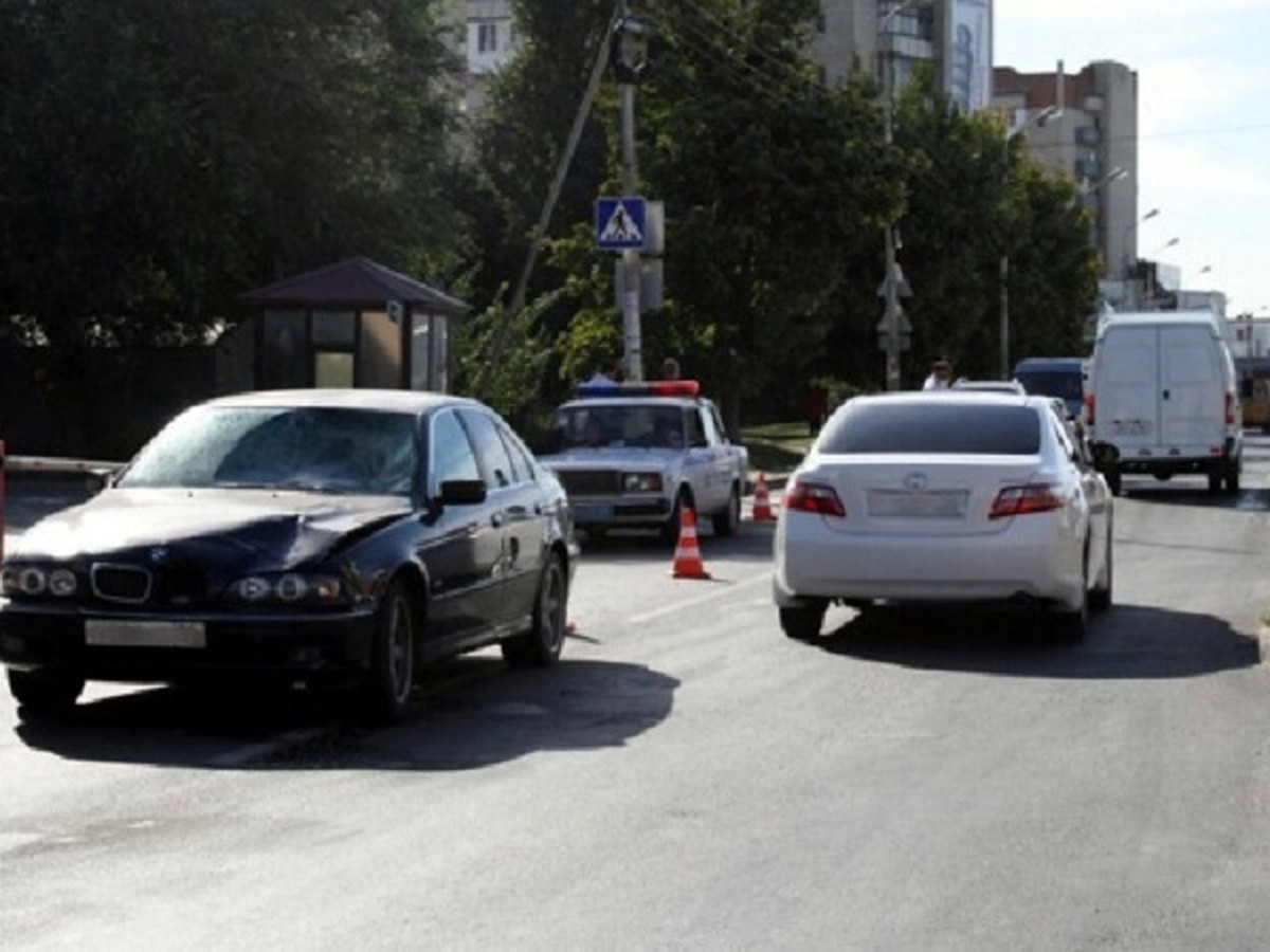 В Ставрополе пьяный полицейский насмерть сбил девушку на пешеходном  переходе - KP.RU