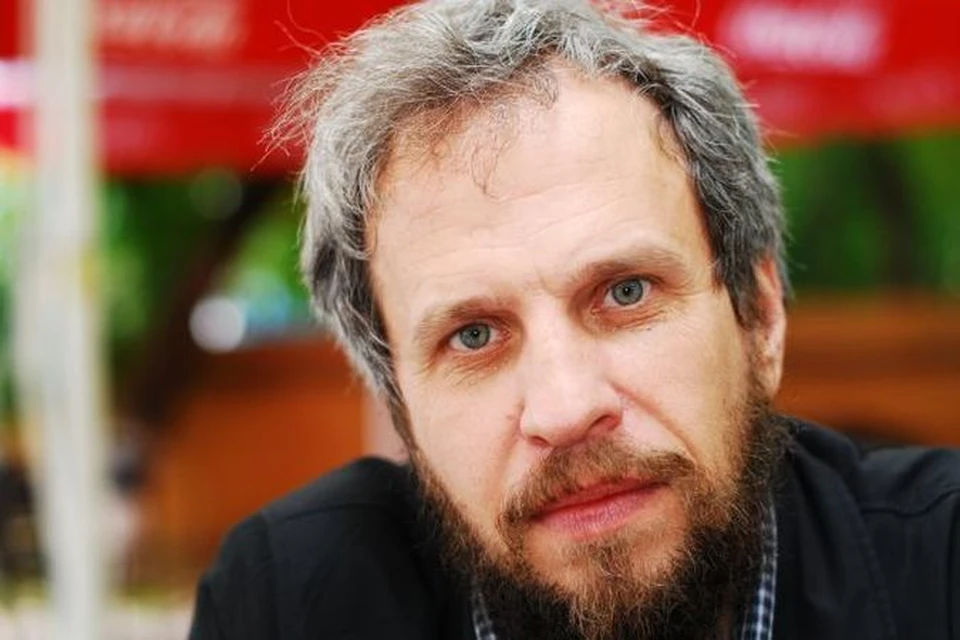 В начале 2000-х Евгений Скляров оставил живопись и стал священником